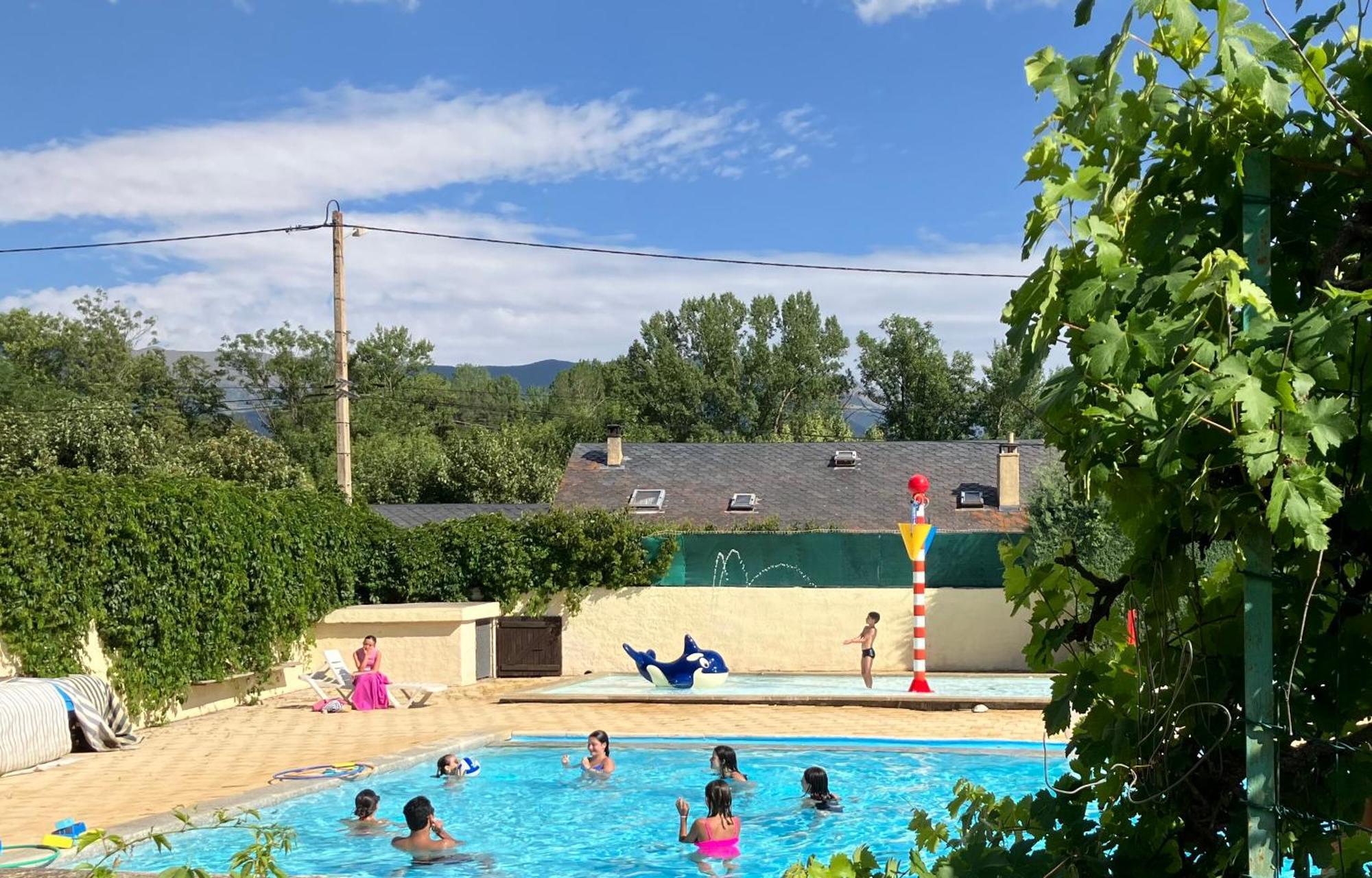Camping L'Enclave Mobil-Home Estavar Esterno foto