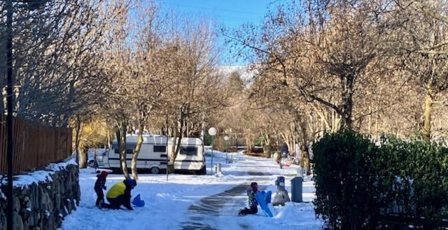 Camping L'Enclave Mobil-Home Estavar Esterno foto