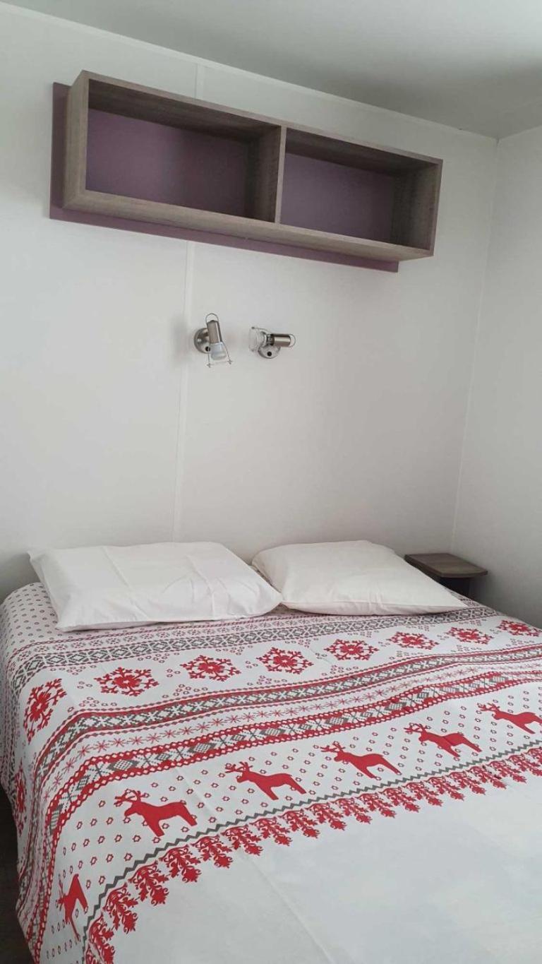 Camping L'Enclave Mobil-Home Estavar Esterno foto