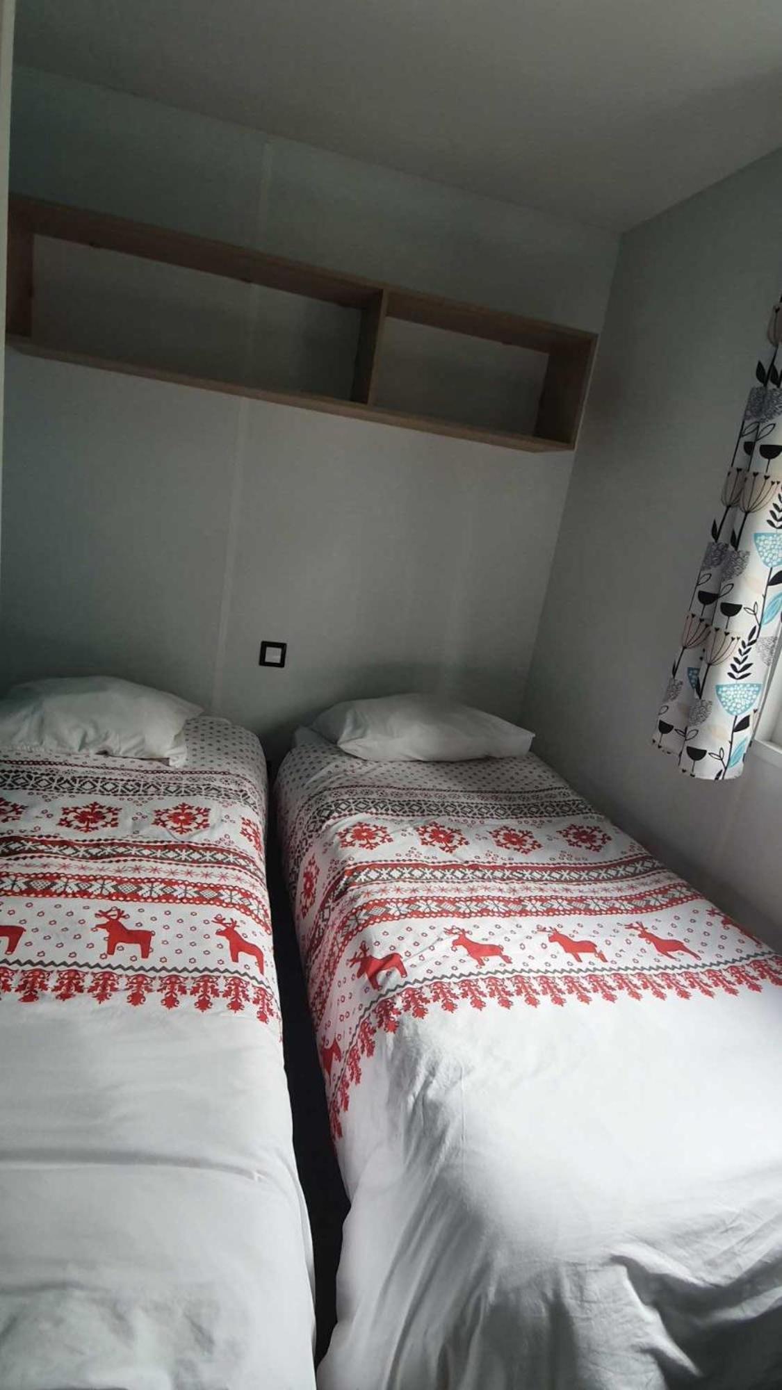 Camping L'Enclave Mobil-Home Estavar Esterno foto