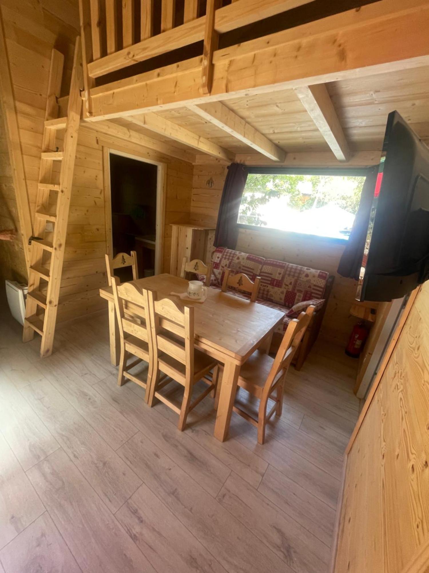Camping L'Enclave Mobil-Home Estavar Esterno foto