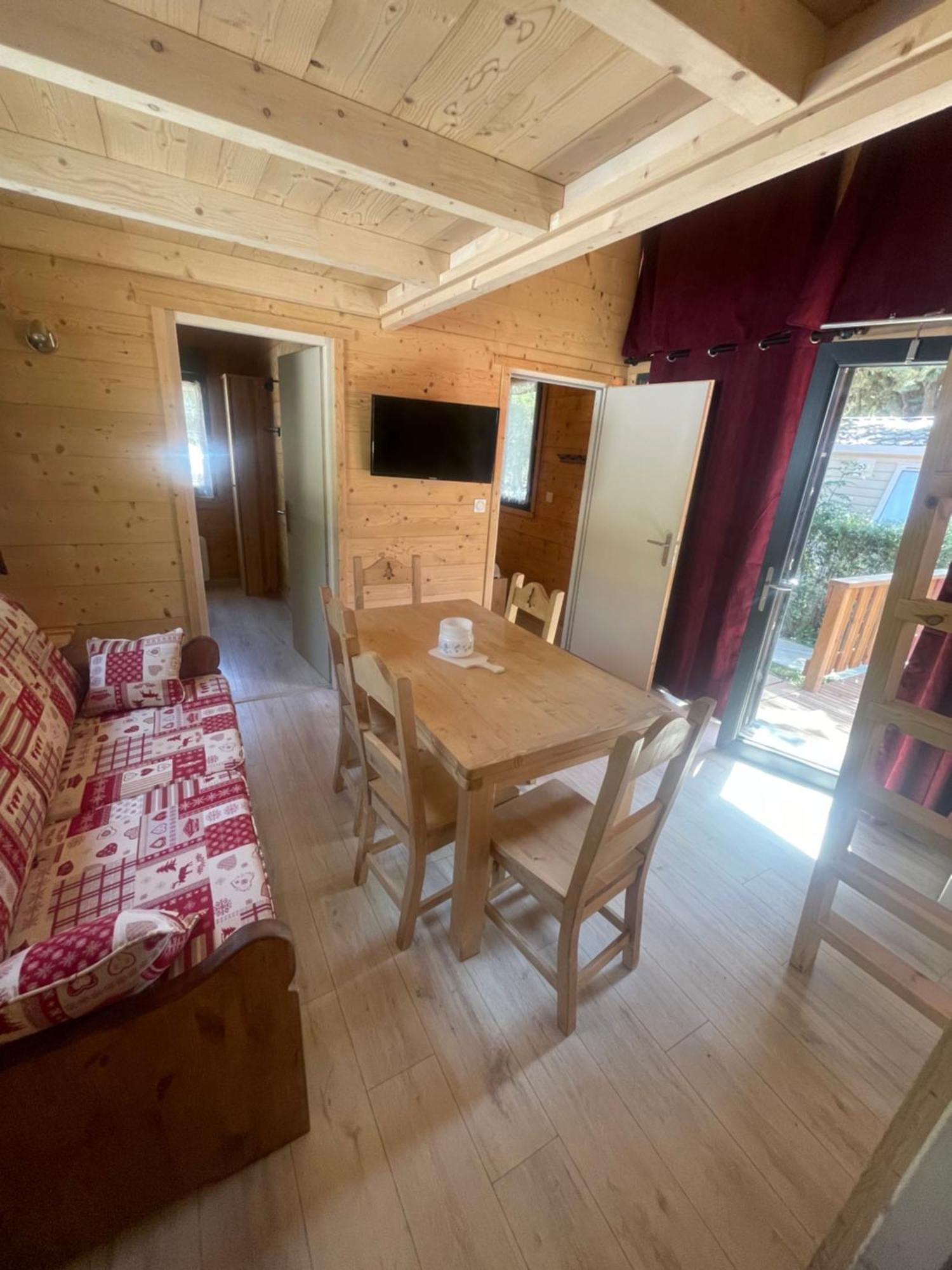 Camping L'Enclave Mobil-Home Estavar Esterno foto