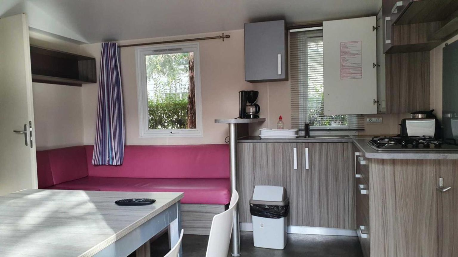 Camping L'Enclave Mobil-Home Estavar Esterno foto