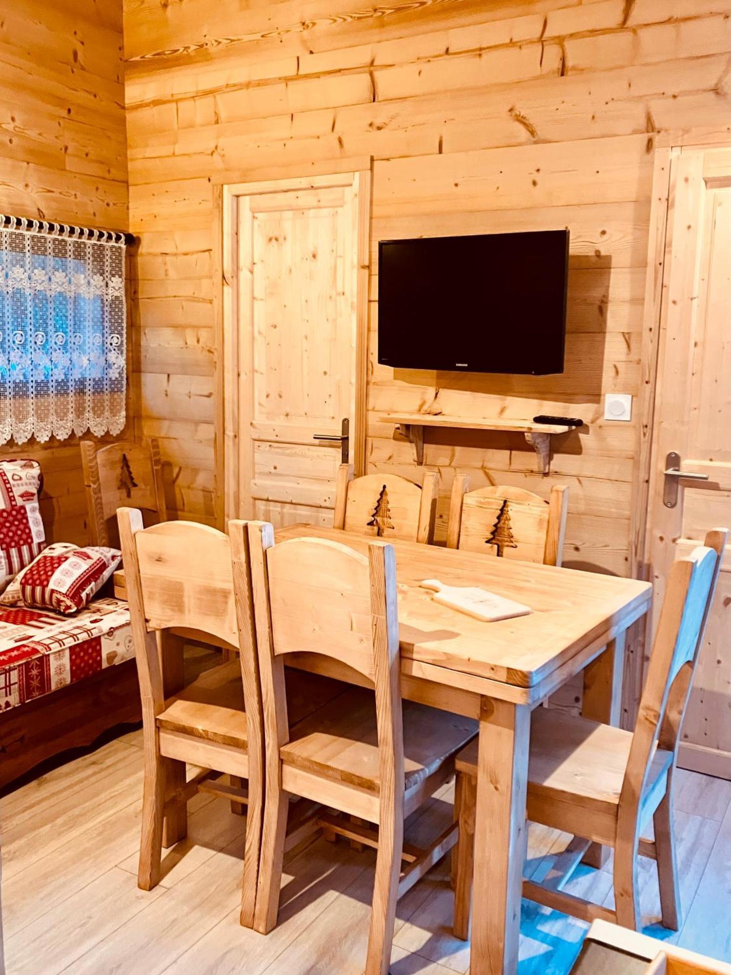 Camping L'Enclave Mobil-Home Estavar Esterno foto